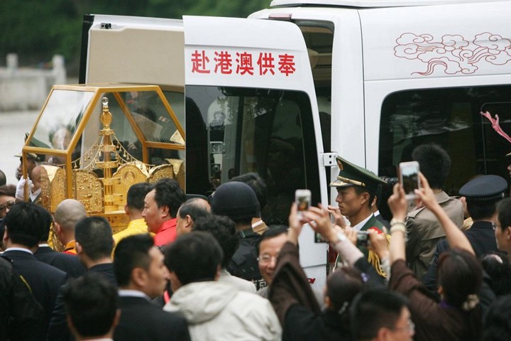 佛顶骨舍利运往港澳接受瞻礼