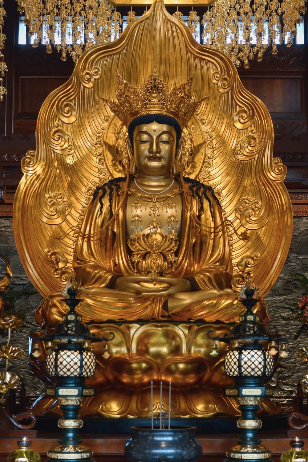 在八苦交煎当中,让我们成就厌离心